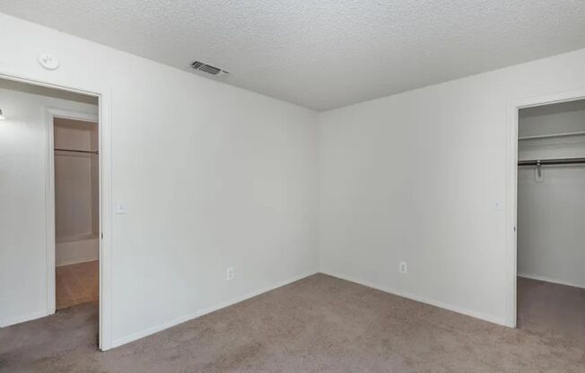 2 beds, 1 bath, 984 sqft, $1,675, Unit 135