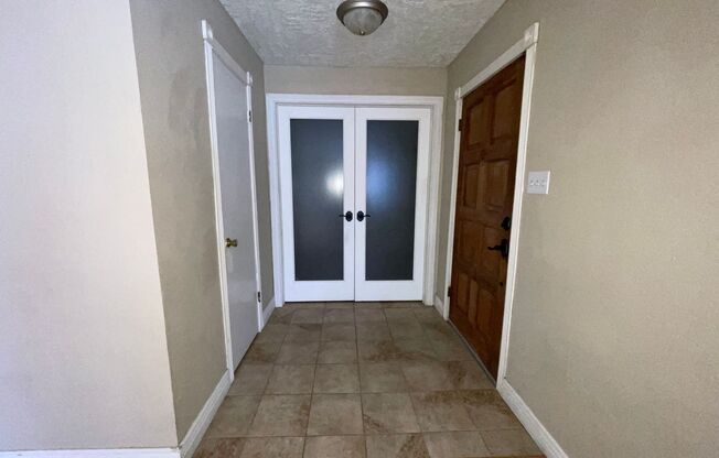 Located in Portales! Month to Month Lease! Spacious 4 Bedroom!