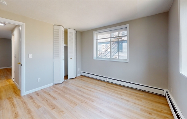 12 WOODLAND ST