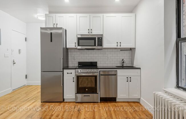 Studio, 1 bath, 370 sqft, $3,195, Unit 14