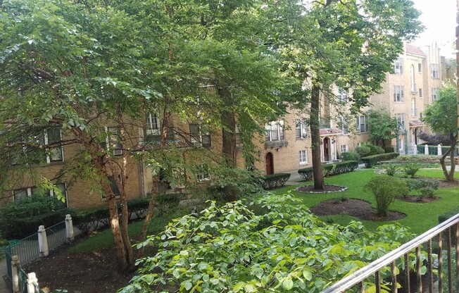 2 beds, 1 bath, $1,750, Unit 1622-3