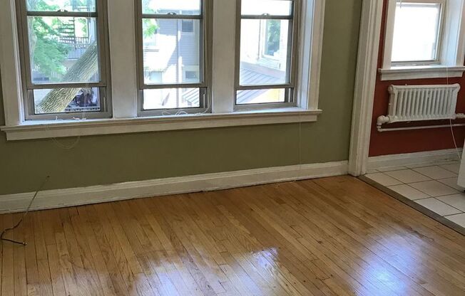 Studio, 1 bath, $825, Unit 32