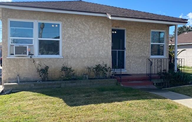 2 beds, 1 bath, $2,095