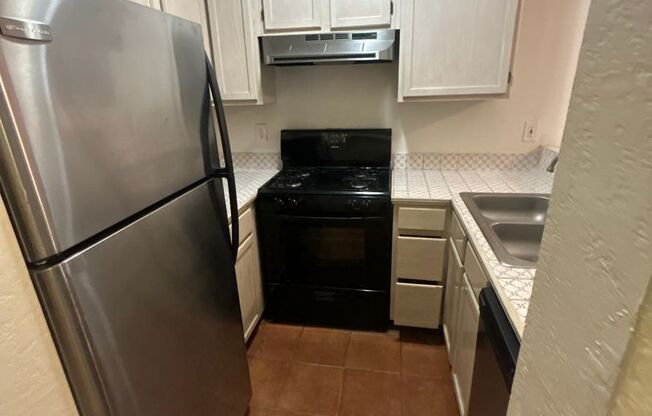 2 beds, 1.5 baths, $2,400, Unit 112