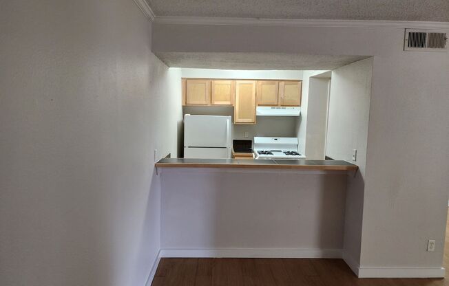 1 bed, 1 bath, 700 sqft, $1,175, Unit ELP2200-109