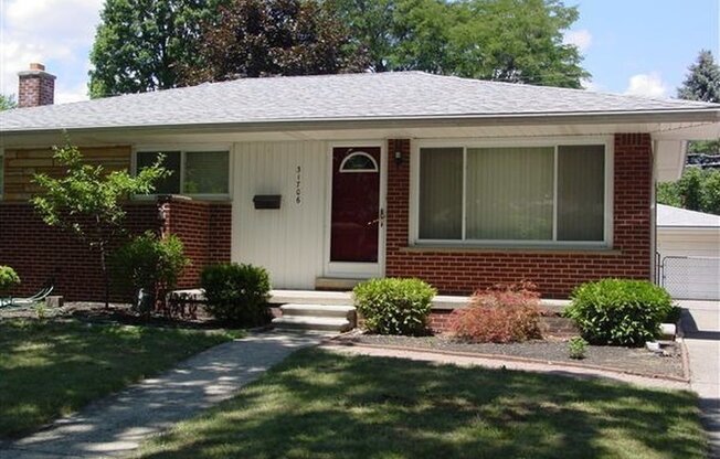 3 bed, 1.5 bath ranch for rent in Livonia