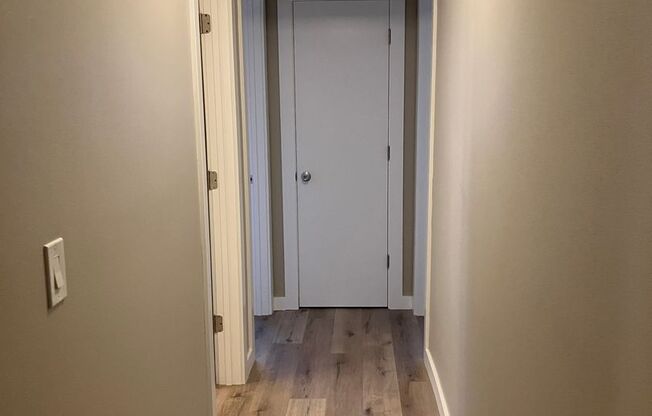 2 beds, 1 bath, 727 sqft, $1,695, Unit 23