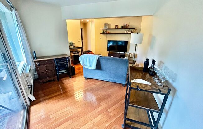 1 bed, 1 bath, 580 sqft, $1,825, Unit 19