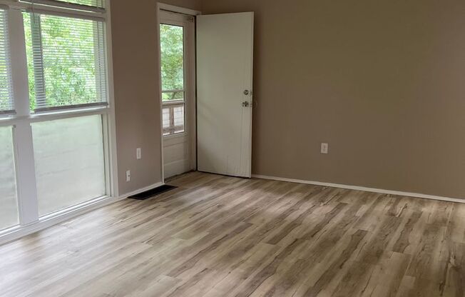 1 bed, 1 bath, $985, Unit 405