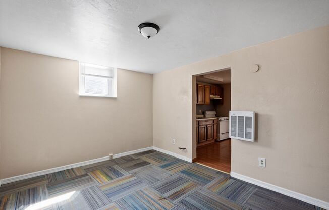 1 bed, 1 bath, 800 sqft, $849, Unit 103 W Lincoln Ave #1