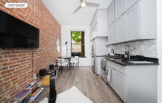 223 E 88 ST