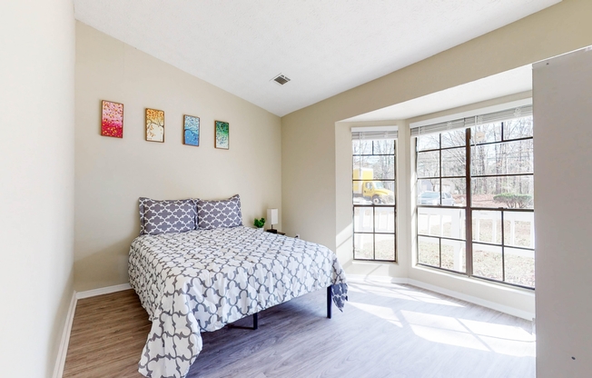 1867 PETITE LN