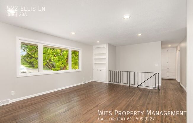 522 ELLIS LN