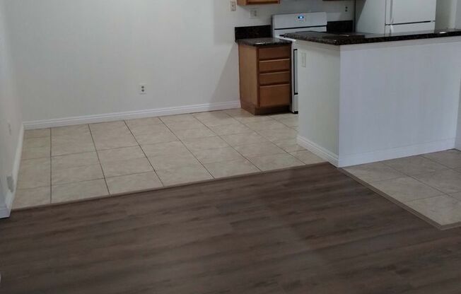 2 beds, 1 bath, $1,950, Unit # 103