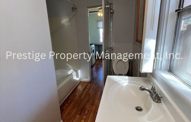 2 beds, 1 bath, 604 sqft, $925, Unit #1