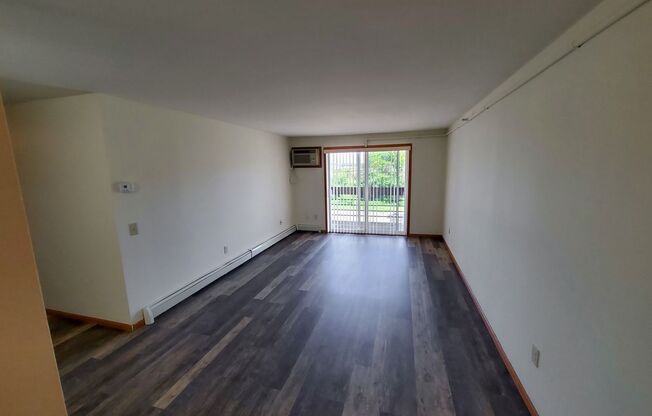 2 beds, 1 bath, 800 sqft, $1,389, Unit 4526-1