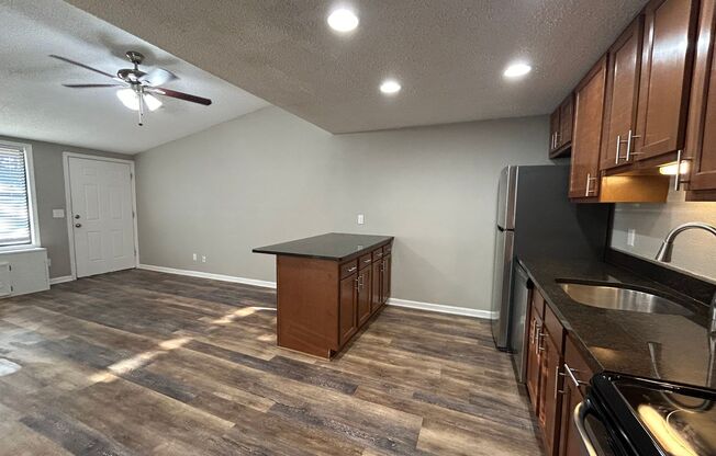 1 bed, 1 bath, 576 sqft, $1,150, Unit 167