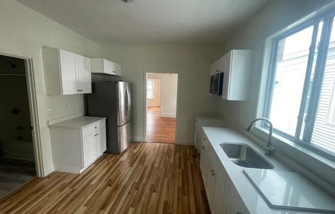 3 beds, 1 bath, 950 sqft, $2,800, Unit 1