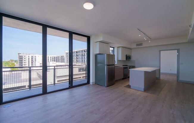 2 beds, 2 baths, 995 sqft, $3,850, Unit 537