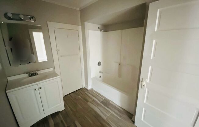 2 beds, 1 bath, $1,000