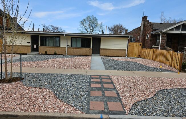 2 Bed 1 Bath Home In Denver.
