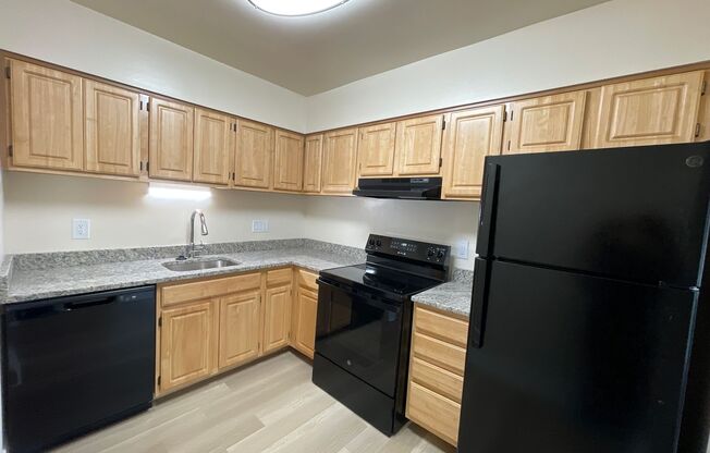 3 beds, 2 baths, 1,152 sqft, $2,350, Unit 14225 #103