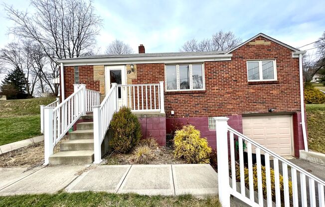 Coraopolis - 3 Bedroom, 1 Bath - Charming Home