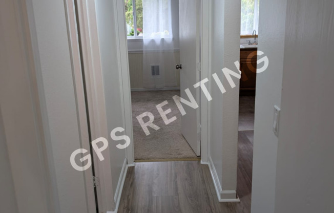 Renovated Bright and Open 2/2