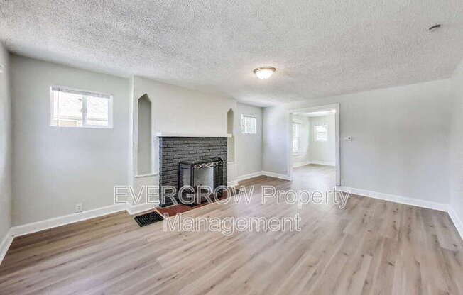 33 S LYNHURST DR