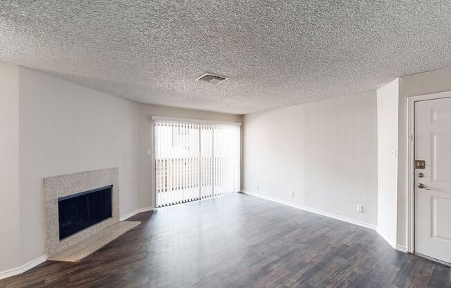 1 bed, 1 bath, 950 sqft, $919