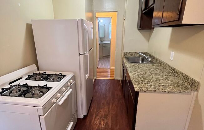 1 bed, 1 bath, 600 sqft, $1,225, Unit 736 MC