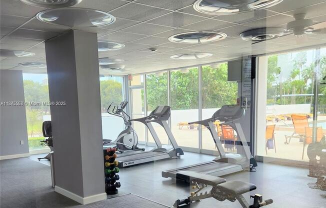 3375 N COUNTRY CLUB DR