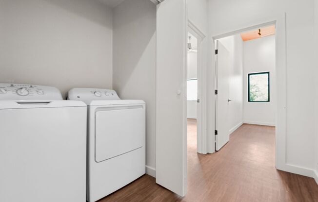 2 beds, 2 baths, 910 sqft, $1,867, Unit 213