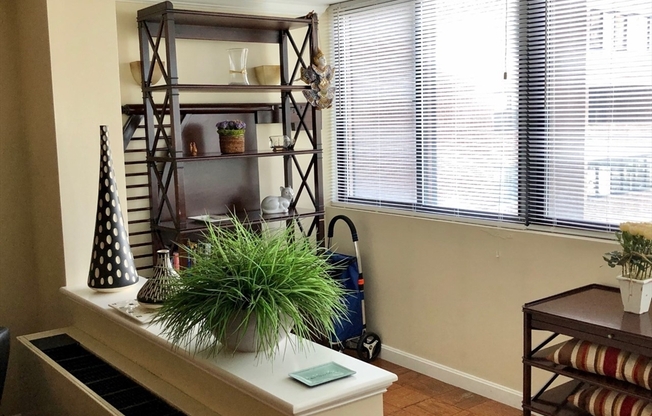 1 bed, 1 bath, 828 sqft, $3,550, Unit 6O
