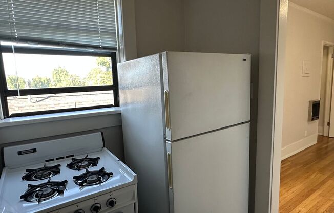 1 bed, 1 bath, 570 sqft, $1,295, Unit 406