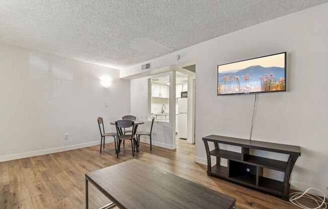 1 bed, 1 bath, 450 sqft, $1,195, Unit 76