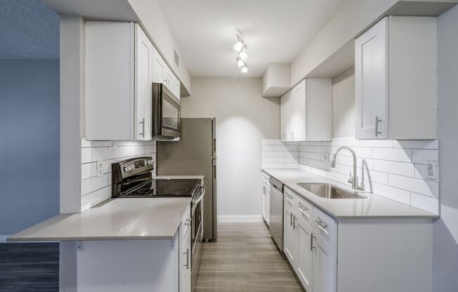 2 beds, 1 bath, 865 sqft, $1,500, Unit H04-TR