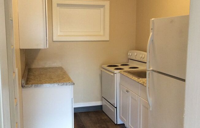 1 bed, 1 bath, $895, Unit Apt #3