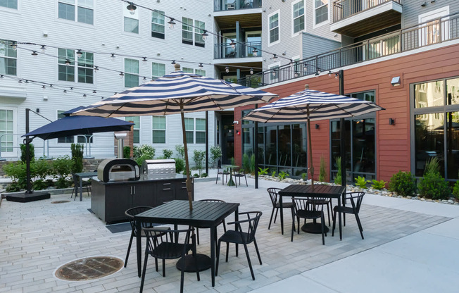 Courtyard with Grilling