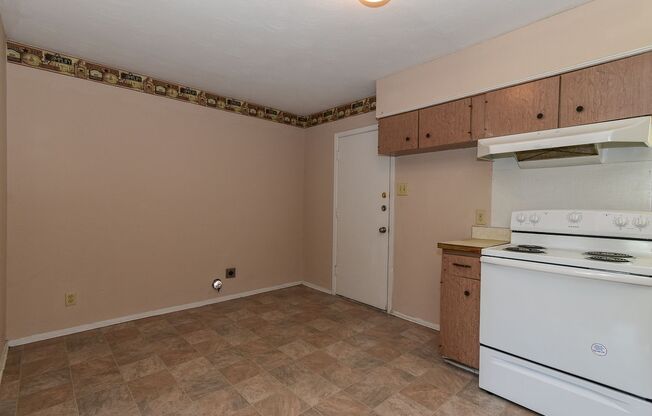 3 beds, 1 bath, $1,250