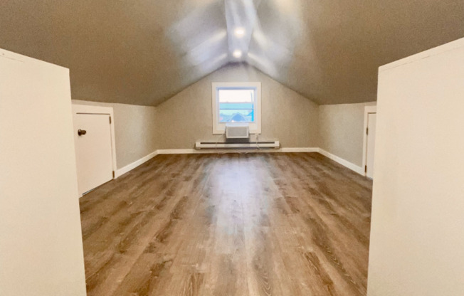 3 beds, 1 bath, $3,600