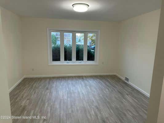 2 beds, 1 bath, 1,000 sqft, $2,400