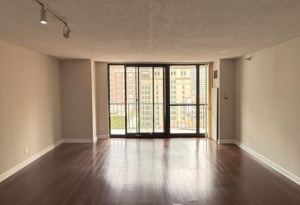 1 bed, 1 bath, 829 sqft, $2,562, Unit 0903