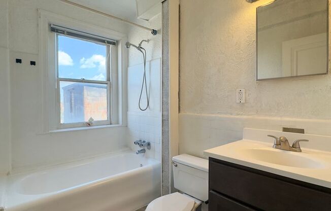 Studio, 1 bath, 350 sqft, $745, Unit 307