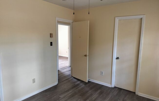 3 beds, 1 bath, $1,200