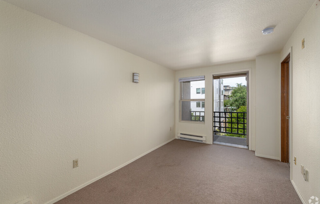 2 beds, 1 bath, 427 sqft, $1,750, Unit Unit 26