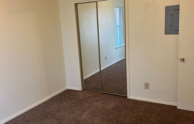 2 beds, 1 bath, 861 sqft, $970, Unit 54