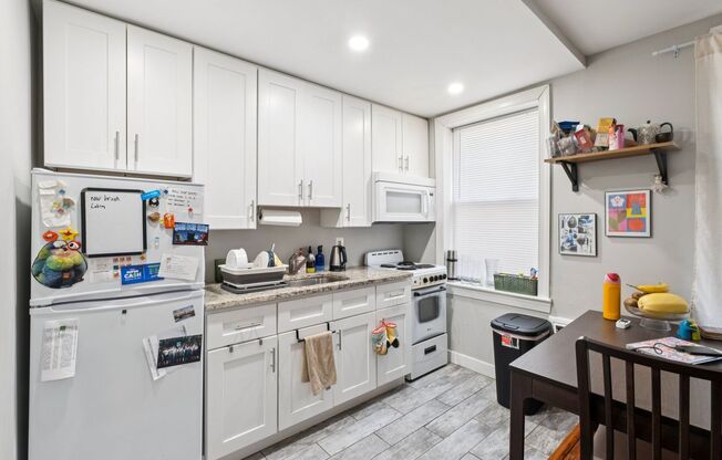 1 bed, 1 bath, 650 sqft, $1,190, Unit A11