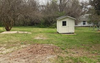 Super cute, newly renovated 3 bed, 1 bath home close to all things Downtown Salisbury