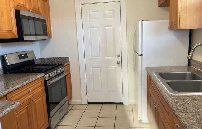 1 bed, 1 bath, $1,600, Unit Unit B